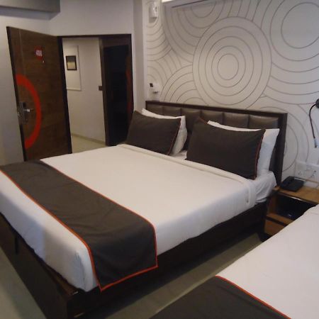 Hotel Maan Residency Ahmedabad Exterior foto