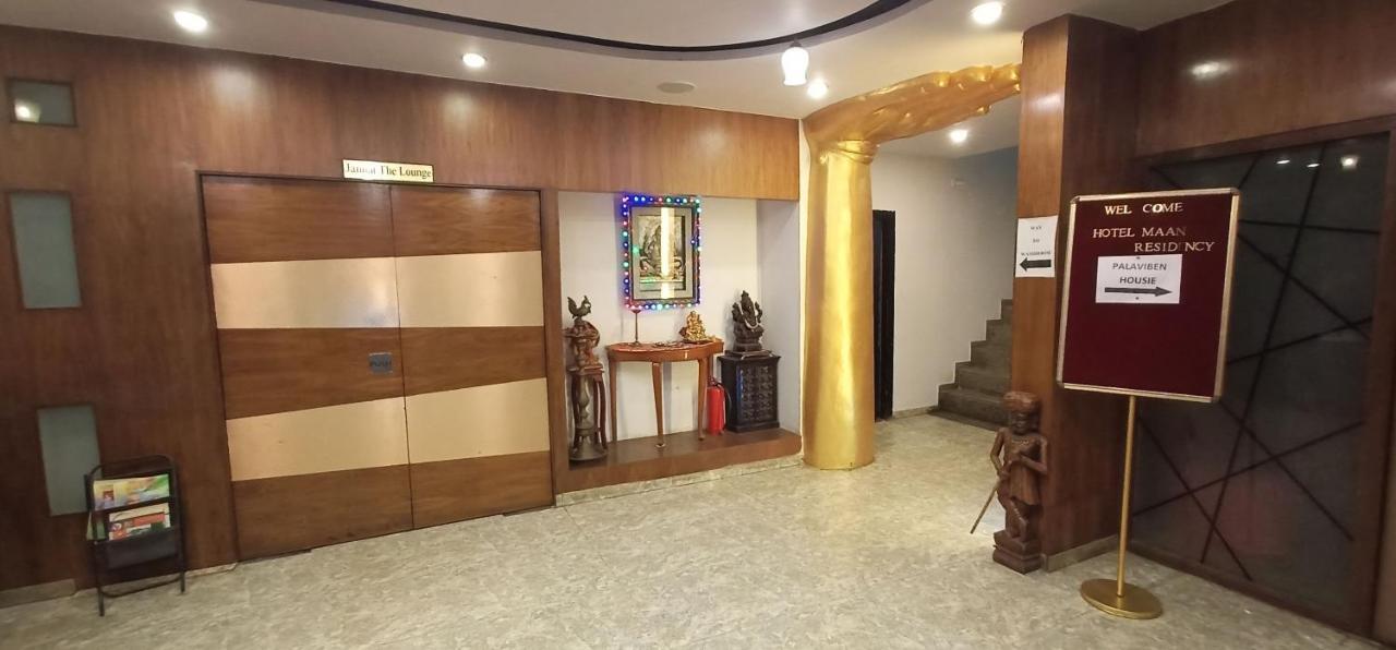 Hotel Maan Residency Ahmedabad Exterior foto
