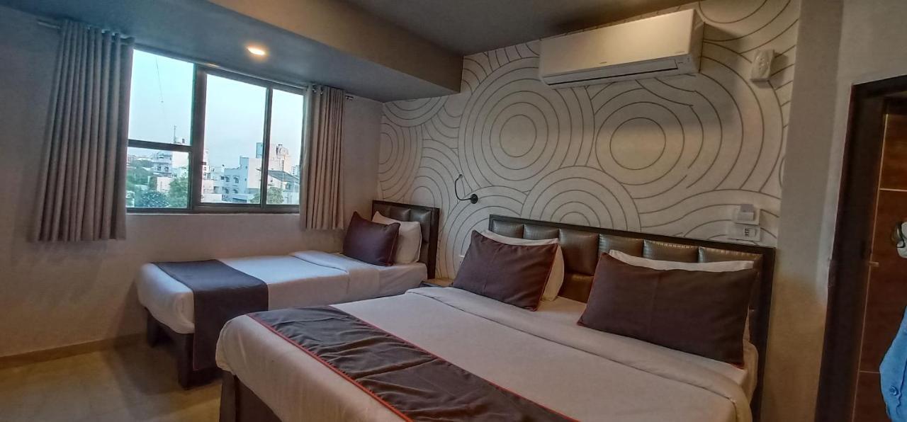 Hotel Maan Residency Ahmedabad Exterior foto