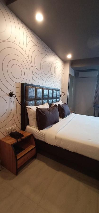 Hotel Maan Residency Ahmedabad Exterior foto